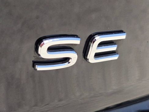 Certified 2022 Volkswagen Atlas Cross Sport SE w/ Black Wheel Package FWD image 14
