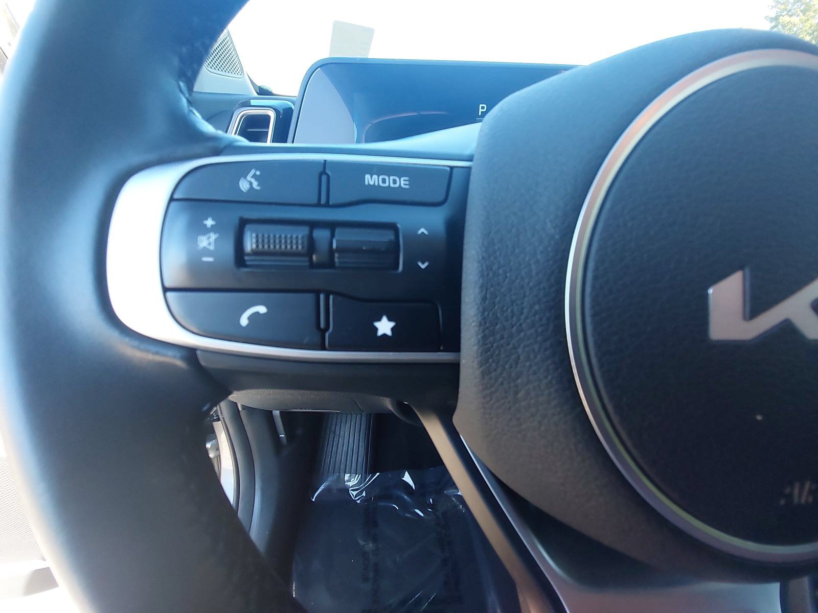 Used 2024 Kia Sportage EX FWD image 16