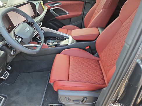 New 2026 Audi SQ5 Prestige AWD/4WD image 4