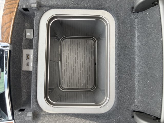 Used 2026 Cadillac Escalade Platinum Sport AWD/4WD image 43