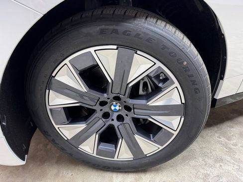 Used 2026 BMW iX xDrive45 image 28