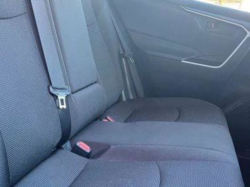 Used 2021 Toyota RAV4 LE image 16