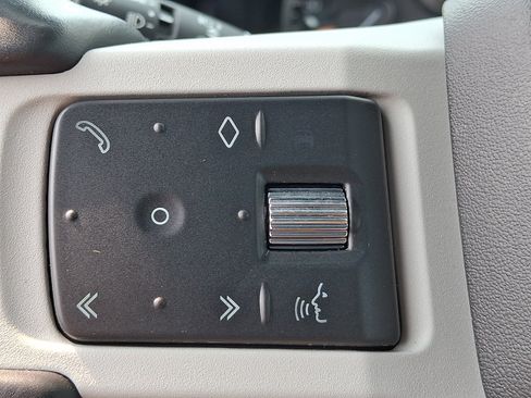 Used 2023 Land Rover Defender 130 SE AWD/4WD image 22