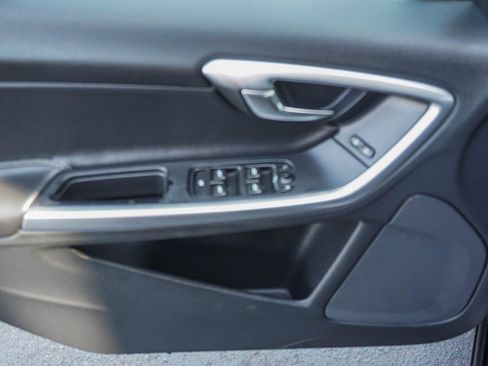 Used 2016 Volvo S60 T6 R-Design Platinum image 19