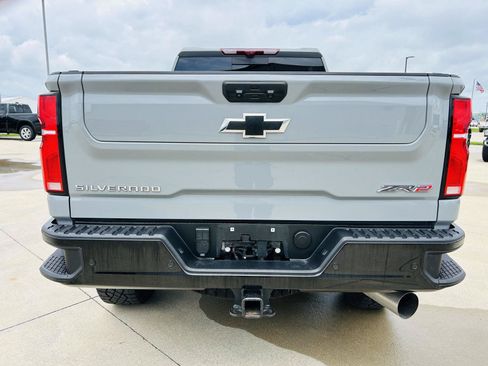 Used 2025 Chevrolet Silverado 2500 ZR2 w/ Technology Package AWD/4WD image 43