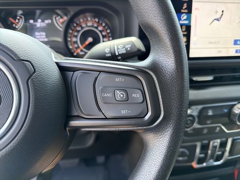 Used 2025 Jeep Gladiator Sport AWD/4WD image 24
