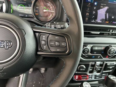 Used 2024 Jeep Wrangler Unlimited Rubicon 4xe AWD/4WD image 21