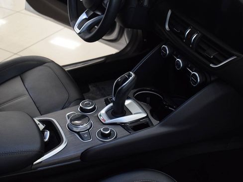Used 2022 Alfa Romeo Giulia Ti RWD image 29
