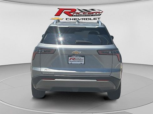 Used 2025 Chevrolet Equinox LT w/ Convenience Package II FWD image 4