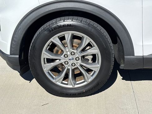 Certified 2021 Ford Explorer XLT w/ Equipment Group 202A image 11