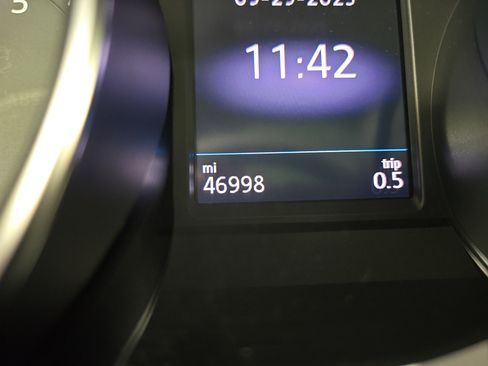 Used 2021 Volkswagen Tiguan SE R-Line image 18