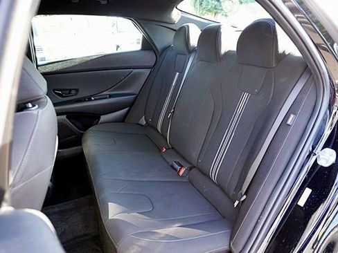 Certified 2025 Hyundai Elantra Sport FWD image 15