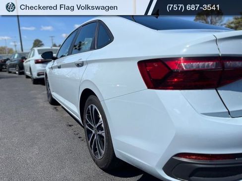 Used 2025 Volkswagen Jetta Sport image 8