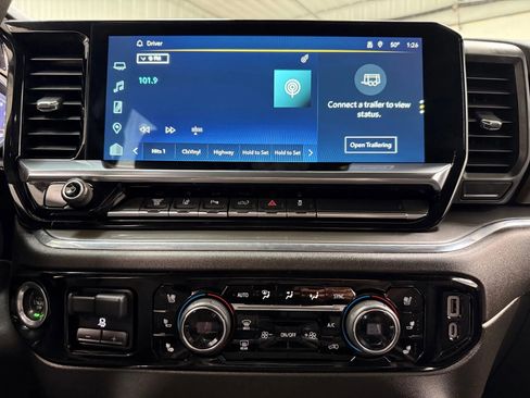 Used 2024 Chevrolet Silverado 2500 High Country w/ Technology Package image 22