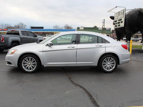 Used 2012 Chrysler 200 Limited image 8
