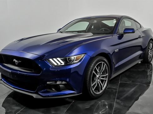 Used 2015 Ford Mustang GT Premium RWD image 5