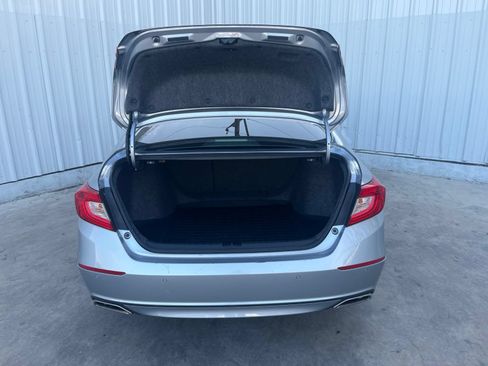 Used 2018 Honda Accord Touring image 8