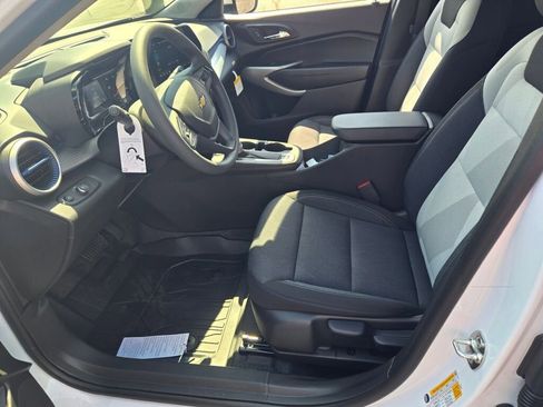 New 2026 Chevrolet Trax LS image 15