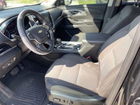 Used 2018 Chevrolet Traverse LT FWD image 14