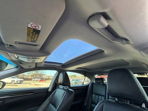 Used 2017 Lexus ES 350 w/ Luxury Package image 20