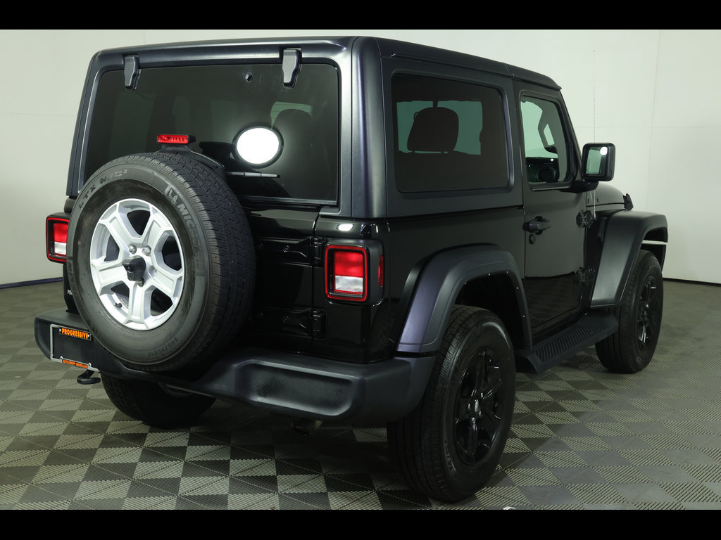 Used 2022 Jeep Wrangler Sport AWD/4WD image 16