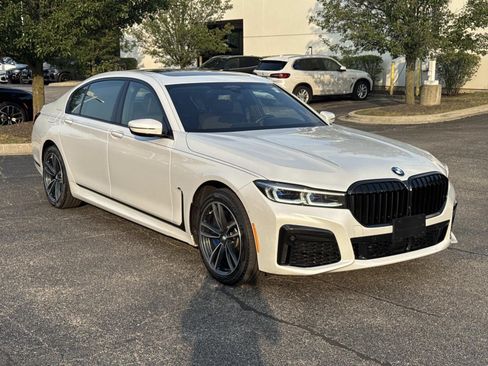 Used 2020 BMW 750i xDrive w/ Executive Package AWD/4WD image 11