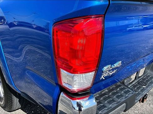 Used 2017 Toyota Tacoma SR5 image 22