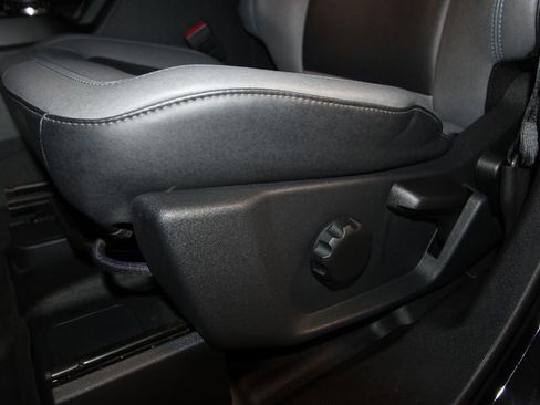 Used 2023 Ford Bronco Black Diamond image 6