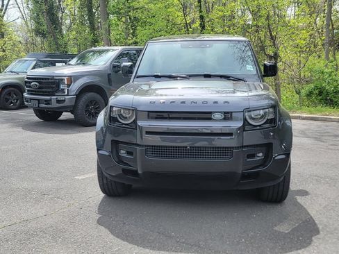 Used 2025 Land Rover Defender 110 V8 AWD/4WD image 2