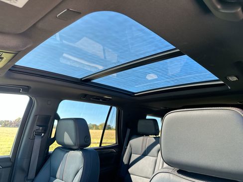 Used 2022 Chevrolet Tahoe RST w/ Sport Performance Package image 22