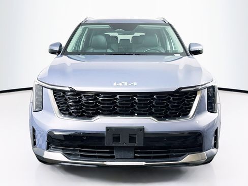 Used 2024 Kia Sorento S image 2