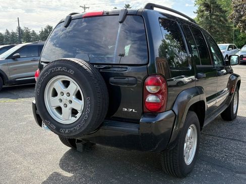 Used 2006 Jeep Liberty Sport AWD/4WD image 9