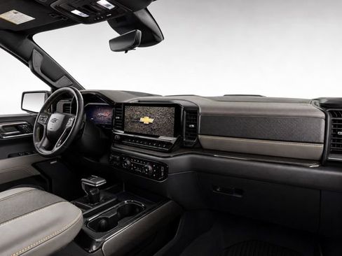 Used 2024 Chevrolet Silverado 1500 ZR2 w/ Technology Package AWD/4WD image 22