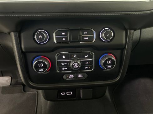 Used 2022 Chevrolet Tahoe 4WD image 14