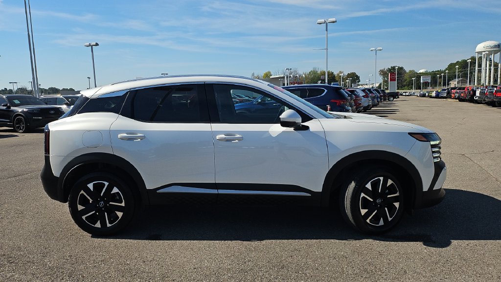 Certified 2025 Nissan Kicks SR AWD/4WD image 2