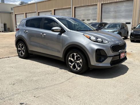 Used 2021 Kia Sportage LX w/ LX Fwd Popular Package image 3