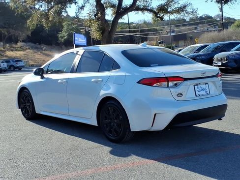 Used 2023 Toyota Corolla LE image 9
