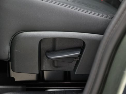 Used 2022 Land Rover Defender 110 SE image 43