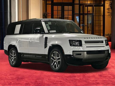 New 2025 Land Rover Defender 130 X-Dynamic SE image 8