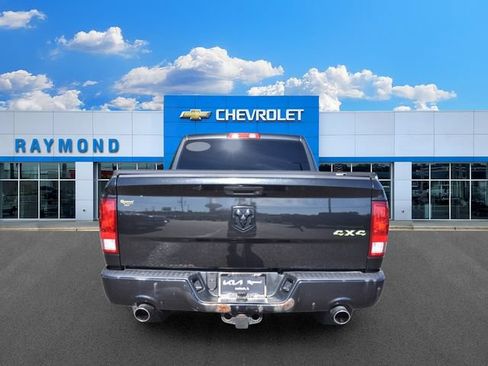 Used 2017 RAM 1500 Express w/ Black Ram 1500 Express Group AWD/4WD image 4