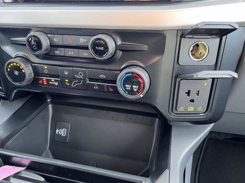 New 2026 Ford F250 XLT w/ XLT Premium Package image 39