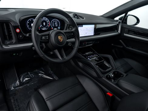 Certified 2026 Porsche Cayenne Coupe AWD/4WD image 4