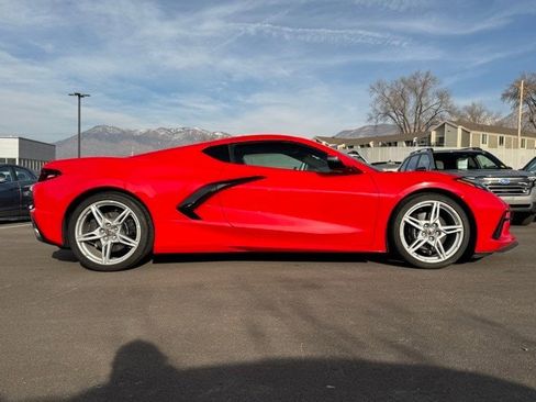Used 2023 Chevrolet Corvette Stingray Coupe image 2