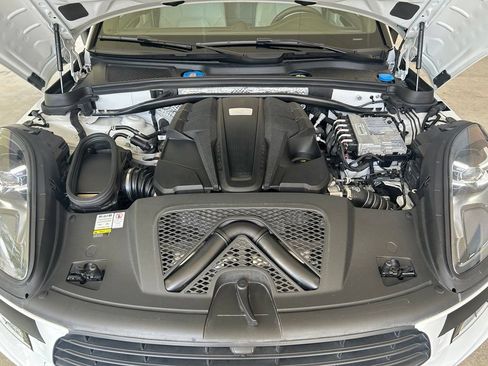 Used 2021 Porsche Macan S AWD/4WD image 13