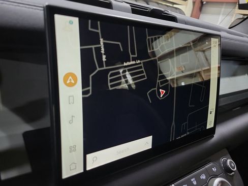 Used 2024 Land Rover Defender 110 SE image 34