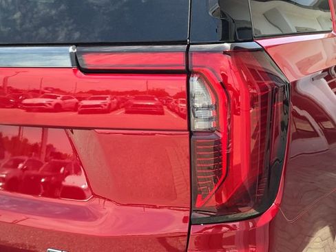 New 2026 GMC Yukon XL Denali Ultimate AWD/4WD image 8
