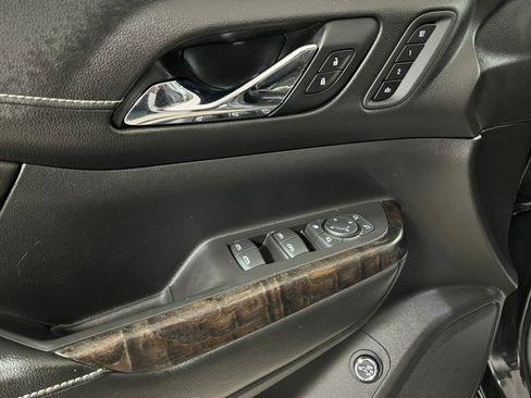 Used 2020 GMC Acadia Denali w/ Trailering Package image 28