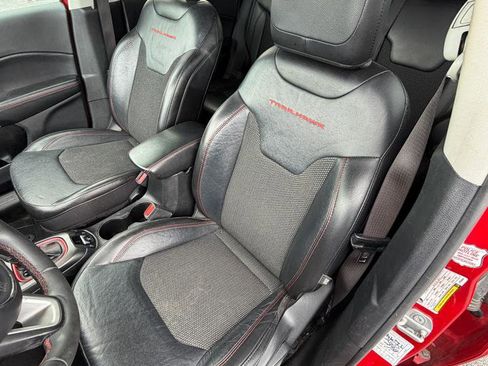 Used 2021 Jeep Compass Trailhawk image 10