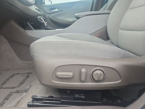 Used 2025 Chevrolet Malibu LT image 19