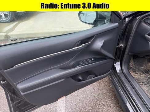 Used 2018 Toyota Camry XSE FWD image 7